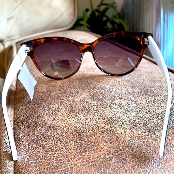 Leopard frame glasses NWT womens 100% UVA & UVB Protection Franco Sarto - Picture 16 of 16